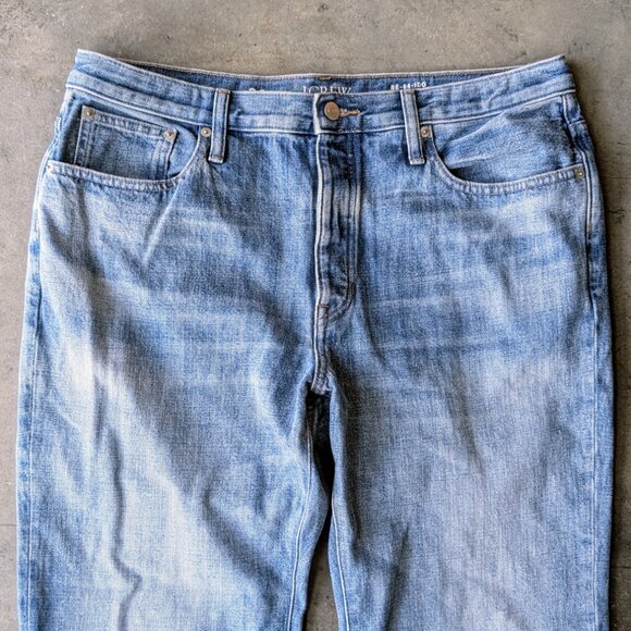 J. Crew Mid-Rise Slouchy Jean in 1984 Rigid Cecilia Wash size 30 - Picture 3 of 8